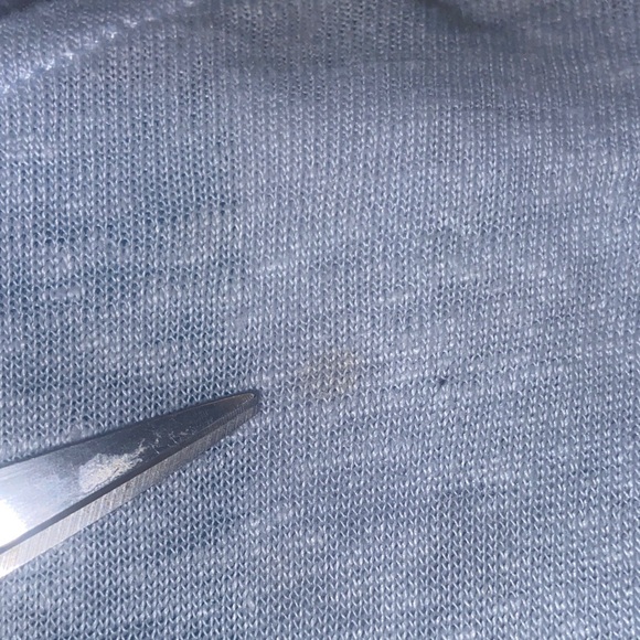 Tahari Light Blue V-Neck Short Sleeve Tee - Slub Knit 100% Linen Size M - Picture 5 of 5